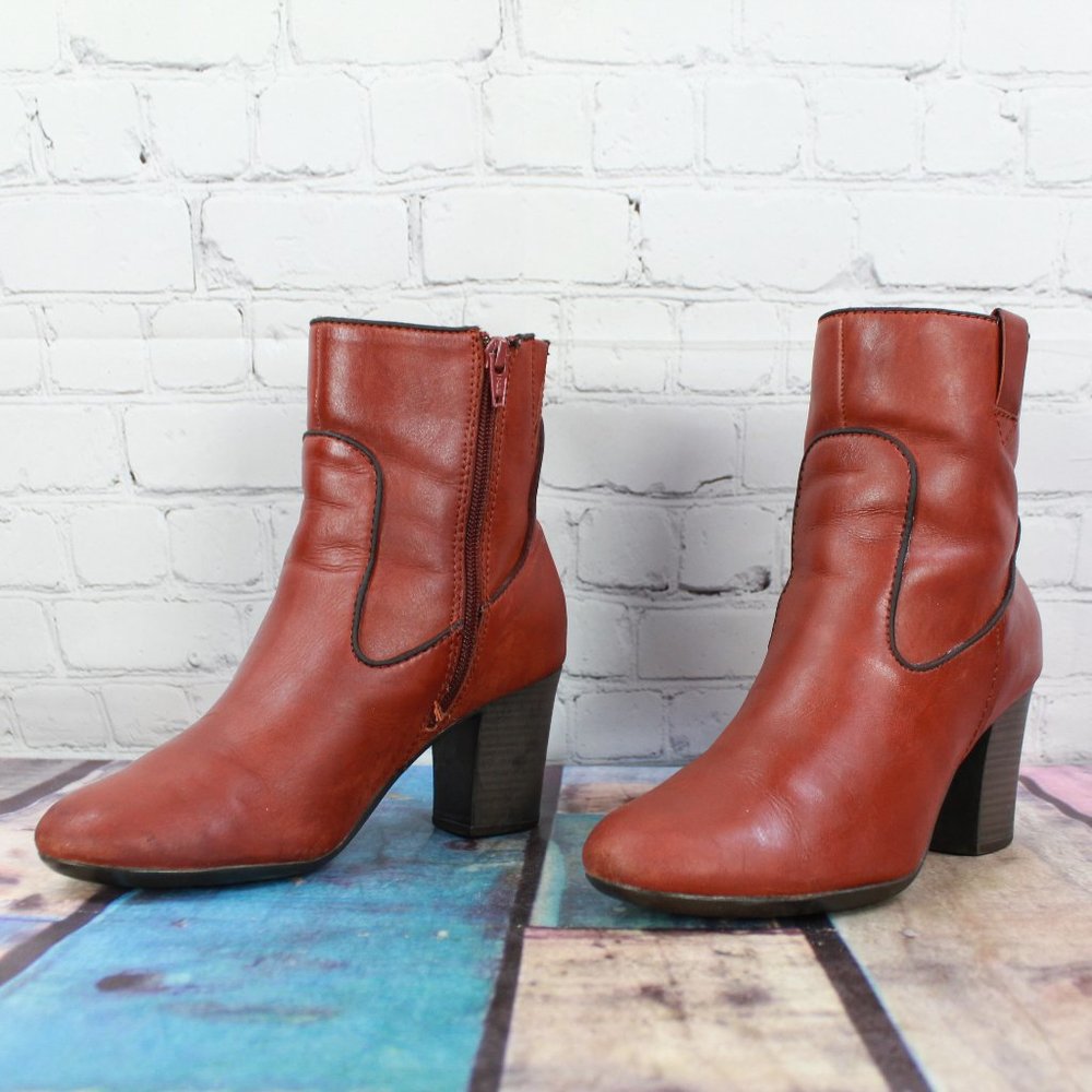 Clark's Stroll Vine Brown Leather Side Zip Heeled Ankle Booties 7.5 M - Picture 2 of 9
